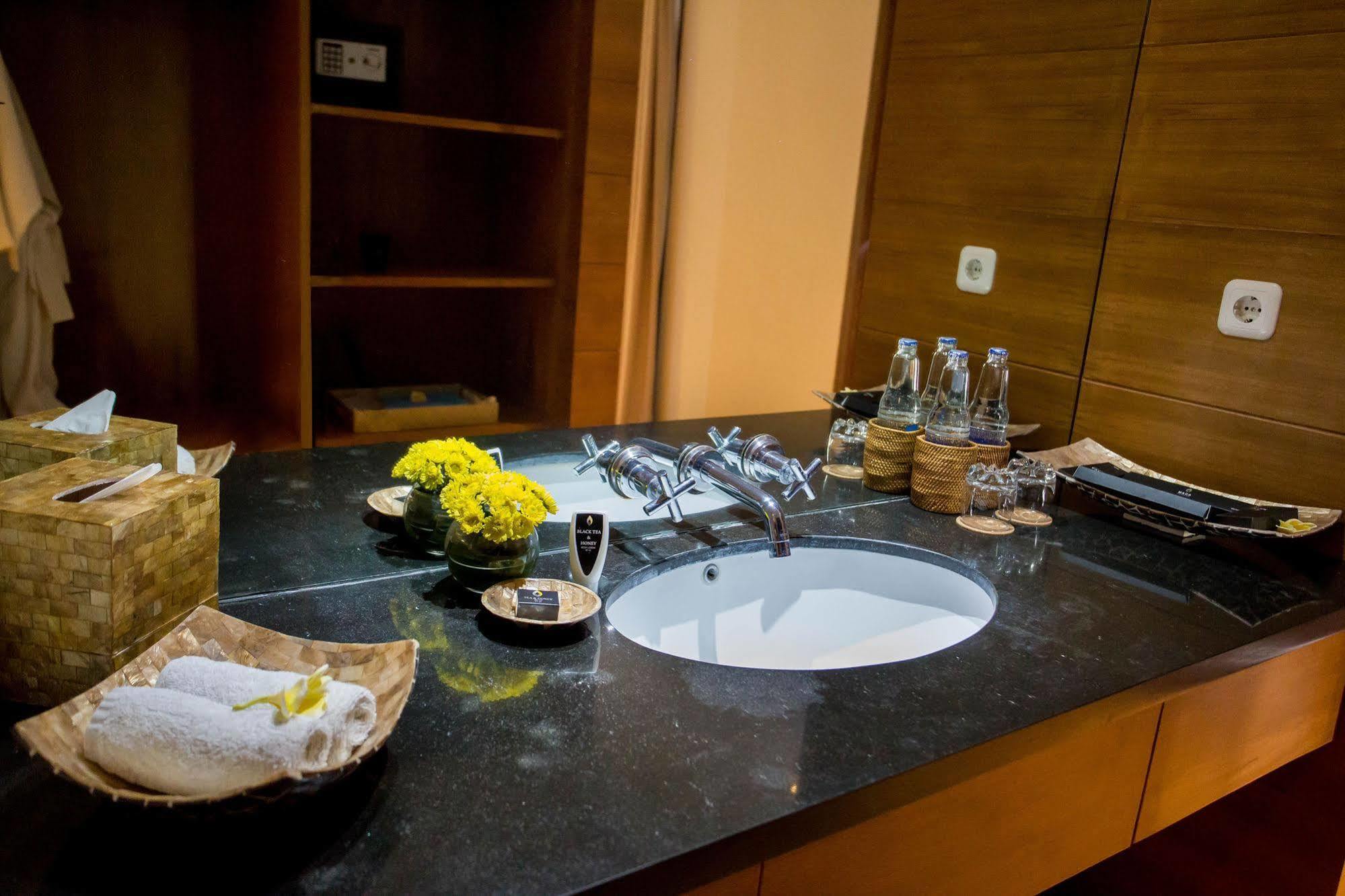 Maca Villas And Residence Umalas เซมินยัค ภายนอก รูปภาพ